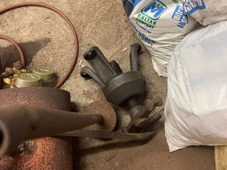 contents-of-wall-image-9