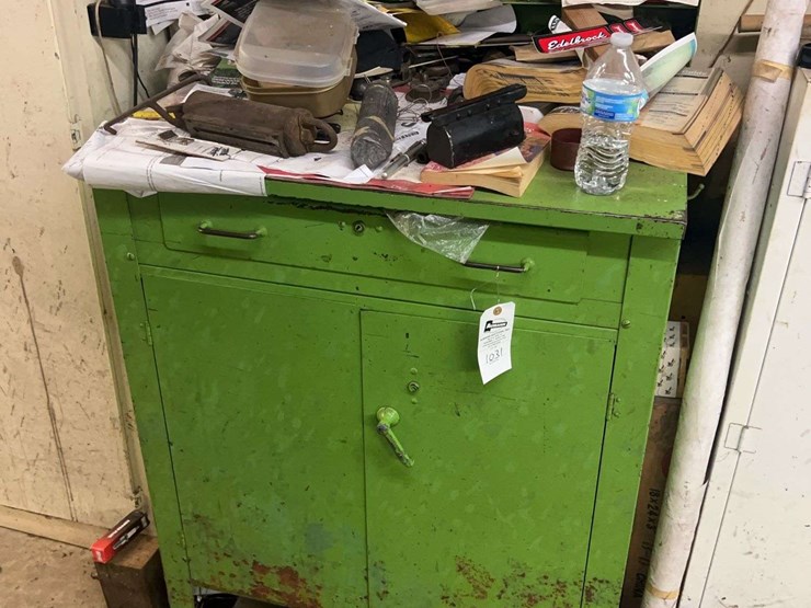 cabinets,-tools,-and-drill-presses-image-6