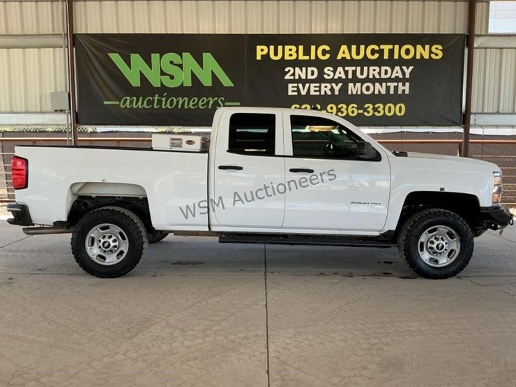 2015-chevrolet-silverado-2500hd-image-1