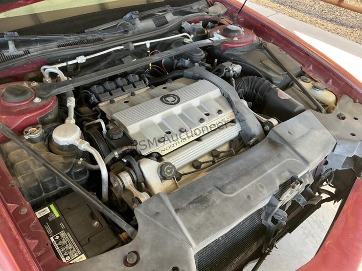 1994-cadillac-deville-concours-sdn-image-9