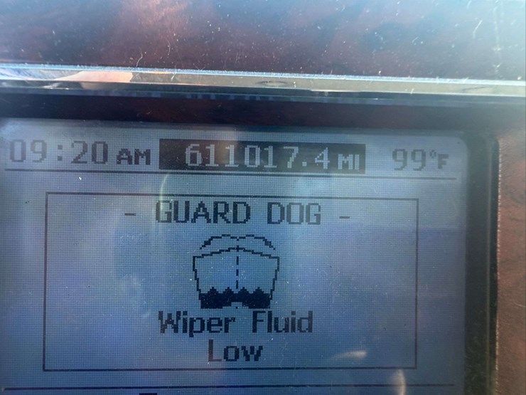 2012-mack-semi-image-11