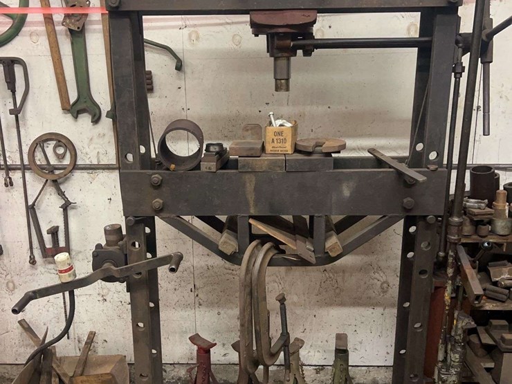 large-shop-press-and-dies-image-1