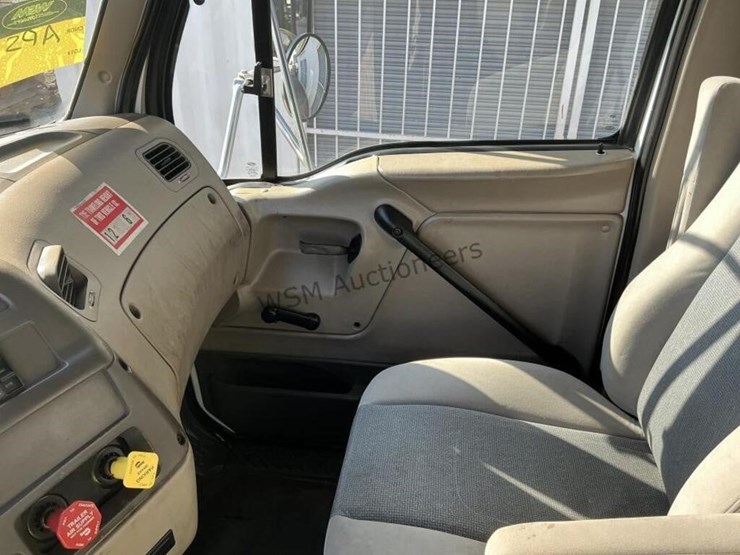 2003-sterling-l9500-image-31