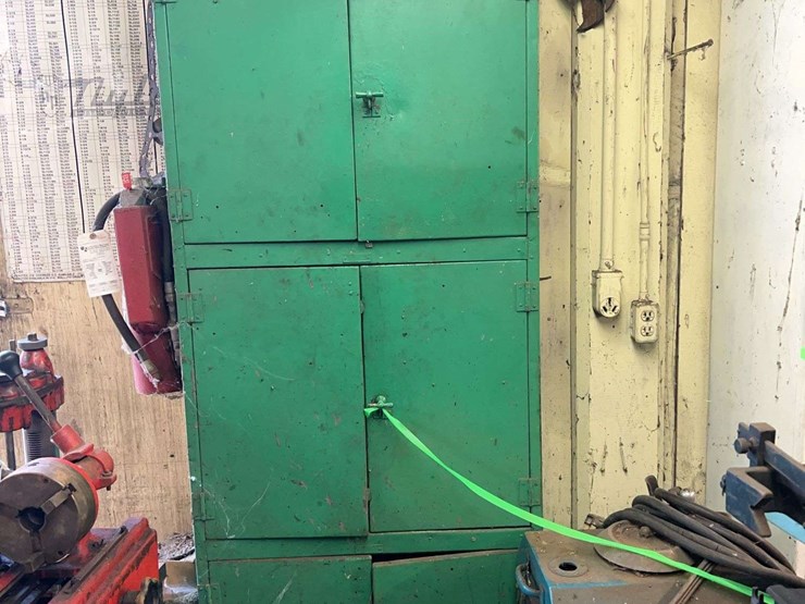 tool-cabinets-with-contents-and-arc-welder-image-1