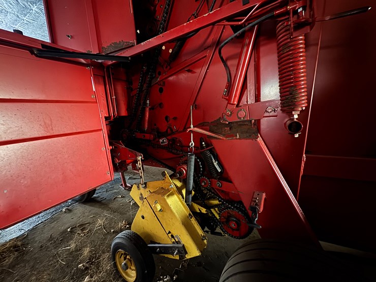 new-holland-658-image-9