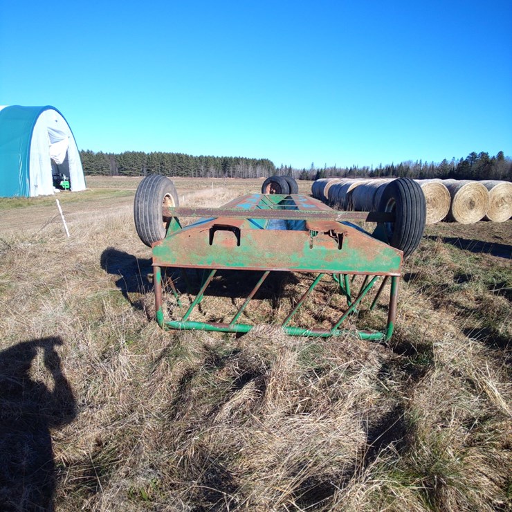 #4625 • Hay Feeder