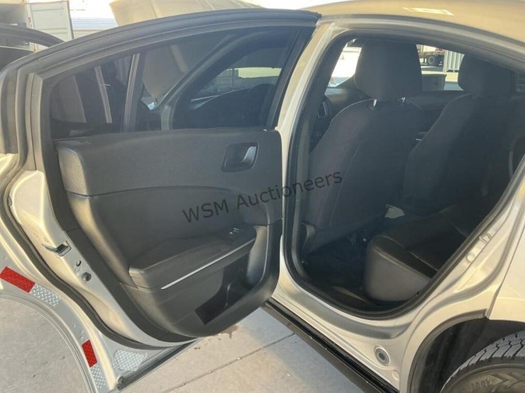 2018-dodge-charger-sdn-image-23