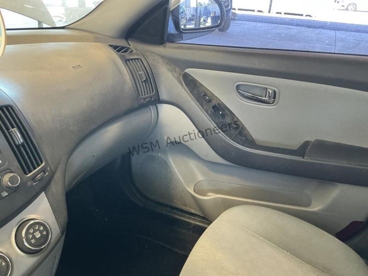 2010-hyundai-elantra-sdn-image-18