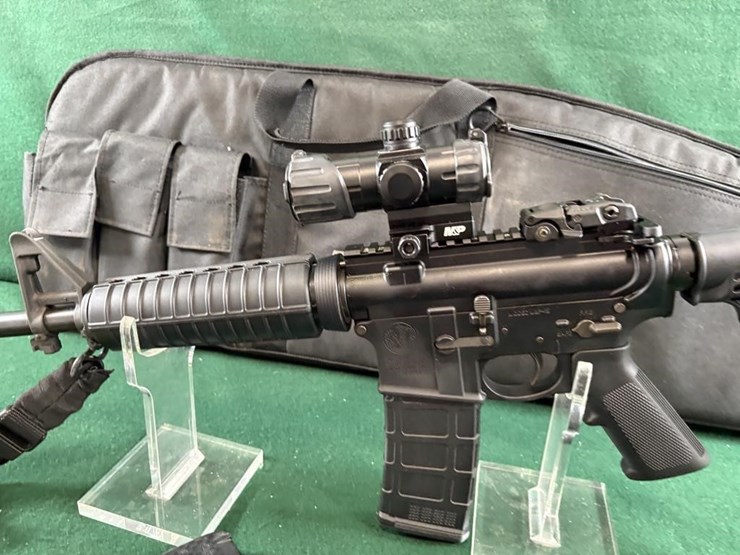 smith-&-wesson-m&p-15-5.56-ar-rifle-image-12