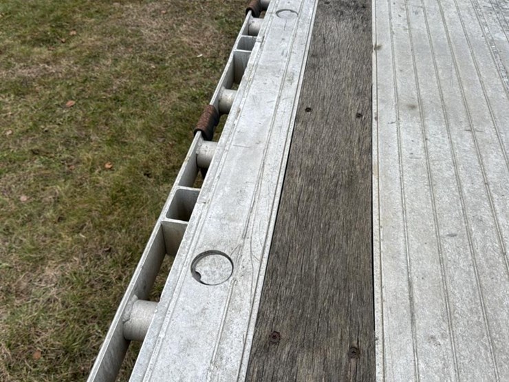 #153-•-1991-ravens-flat-bed-trailer-image-17