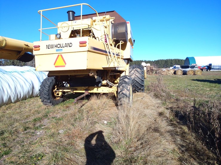 new-holland-tr97-image-2