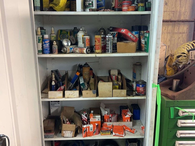 tool-cabinets-with-contents-and-arc-welder-image-19