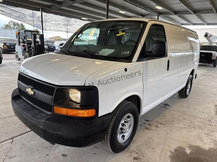 2014-chevrolet-express-2500-image-4