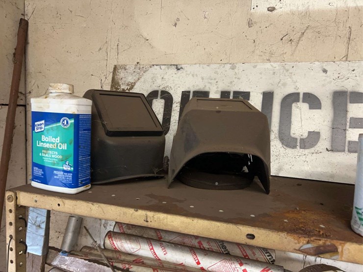 lincoln-arc-welder-and-welding-supplies-image-7