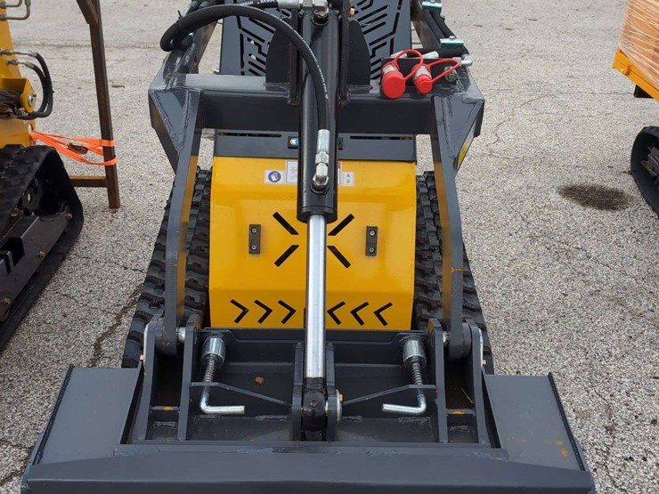 sdll60-crawler-w/-bucket-image-2