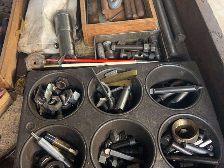 (2)-cabinets-with-contents-image-10