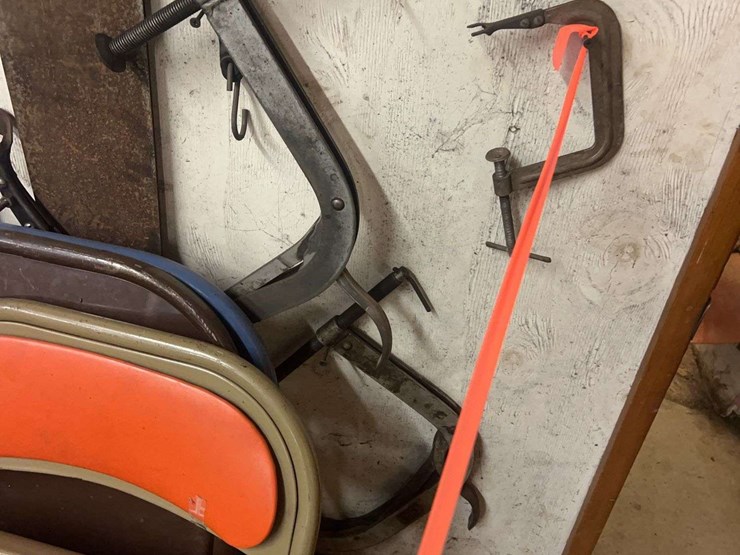 contents-of-wall-image-13