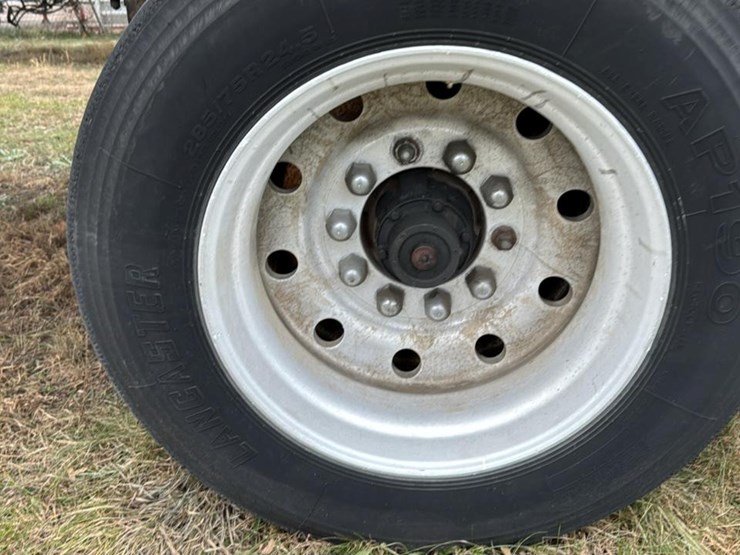 #153-•-1991-ravens-flat-bed-trailer-image-25