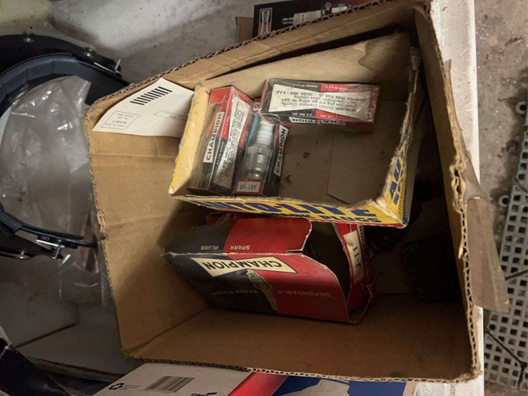 tool-cabinets-with-contents-and-arc-welder-image-25