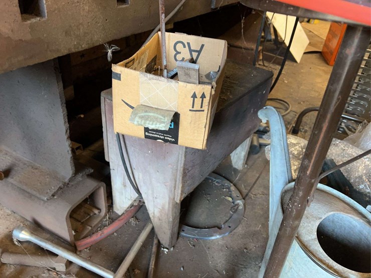 steel-work-bench-and-contents-image-7