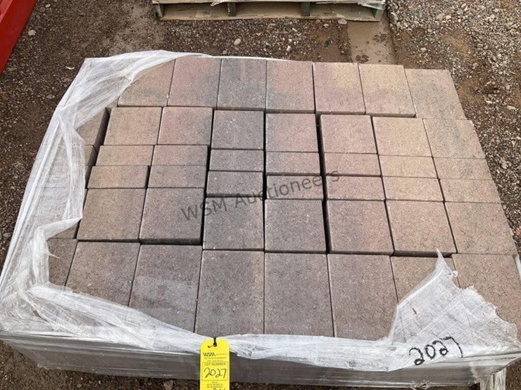 pallet-of-stone-pavers-image-5