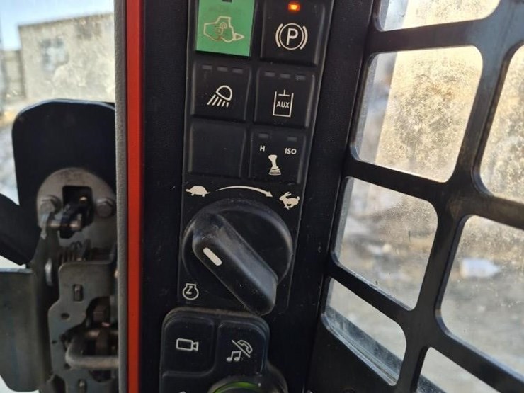 2021-bobcat-t66-image-19