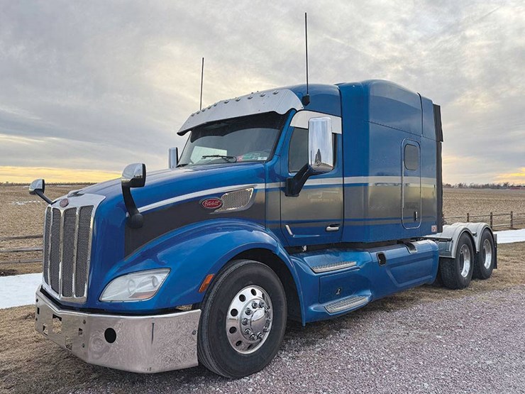 2015-peterbilt-579-image-1