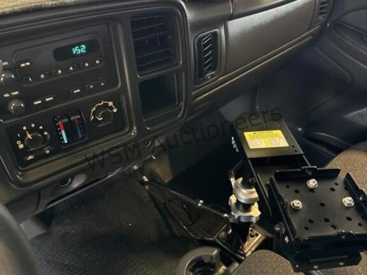 2006-chevrolet-silverado-1500-image-21