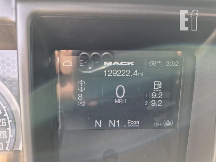 2024-mack-anthem-64t-image-19