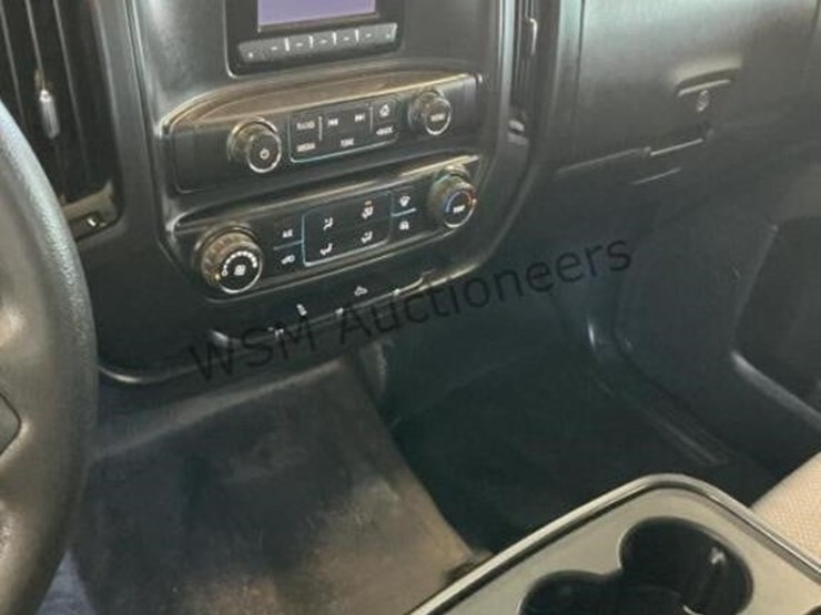 2015-chevrolet-silverado-2500hd-image-18