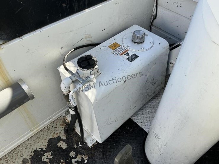 2013-international-7400-image-14