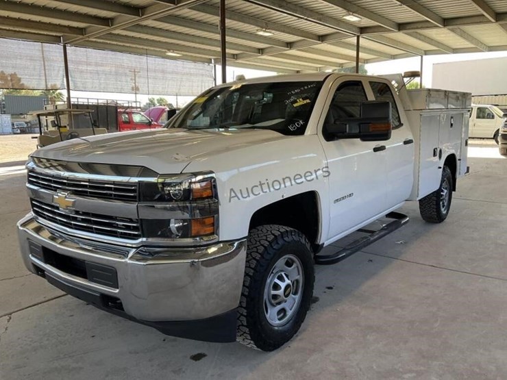 2015-chevrolet-silverado-2500-image-4