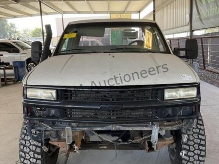 1988-chevrolet-2500-image-3