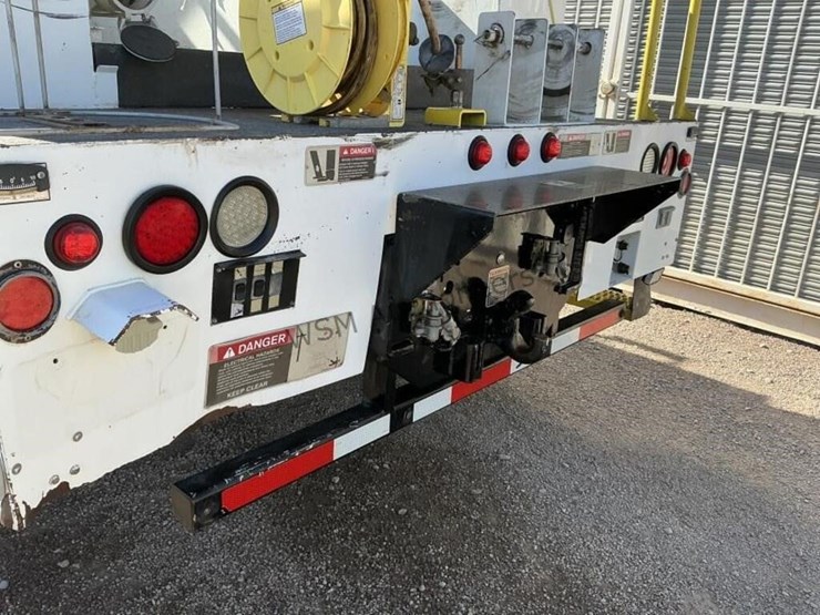 2015-international-7400-image-10