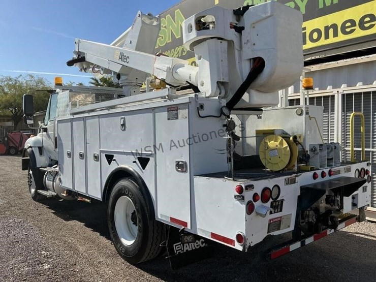 2015-international-7400-image-7