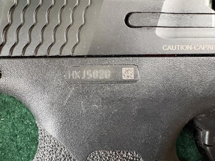 smith-&-wesson-m&p-45-auto-shield-pistol-image-5