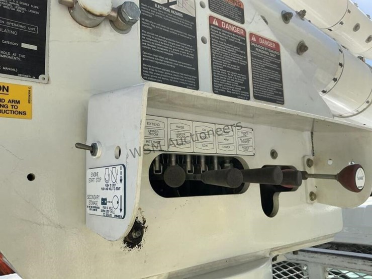 2015-international-7400-image-15