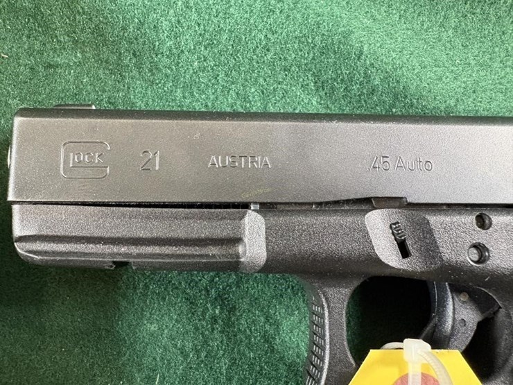 glock-21-45-auto-pistol-image-2