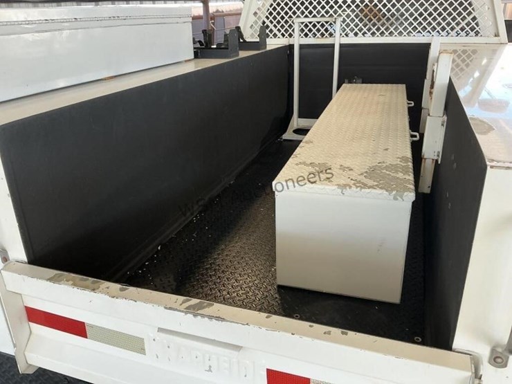 2015-chevrolet-silverado-2500hd-image-9