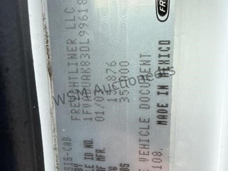 2003-freightliner-fl70-image-26