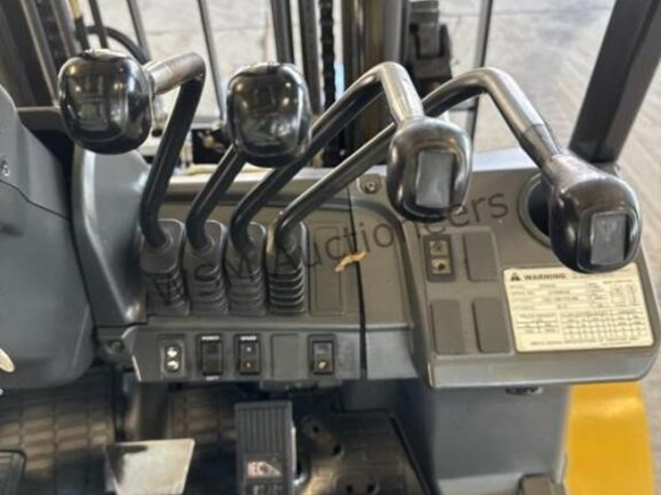 caterpillar-dp50cn1-image-14