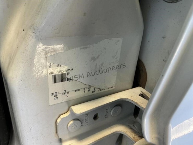 2016-ford-f550-image-16