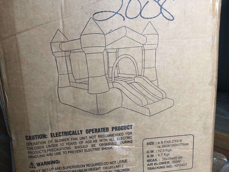 inflatable-bounce-house-ages-3-8-image-1