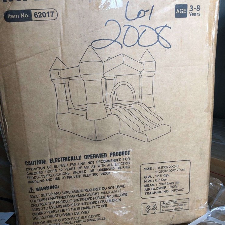 INFLATABLE BOUNCE HOUSE AGES 3-8