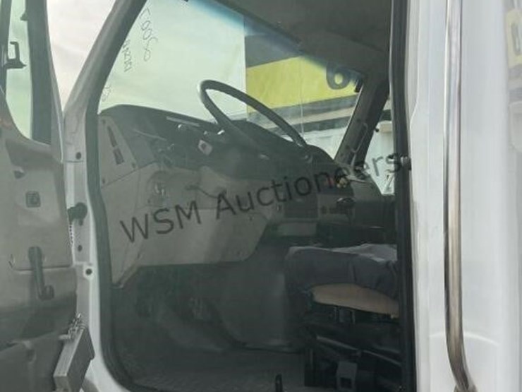 2007-sterling-l7500-image-31