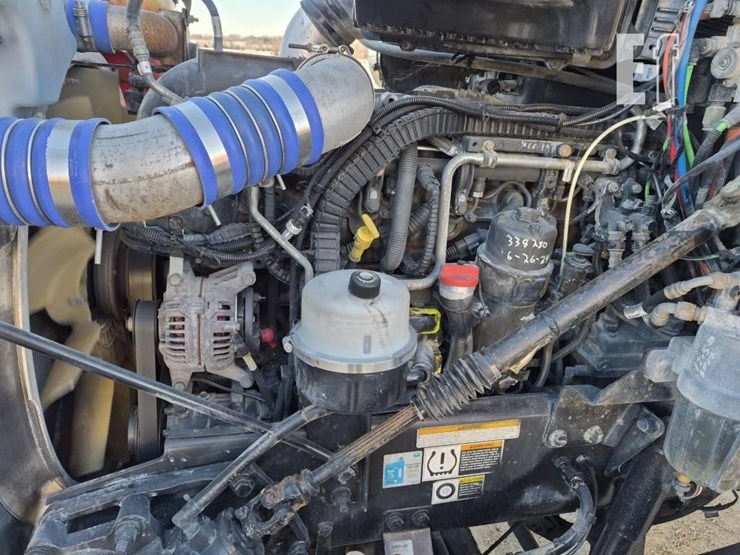 2017-peterbilt-579-image-25