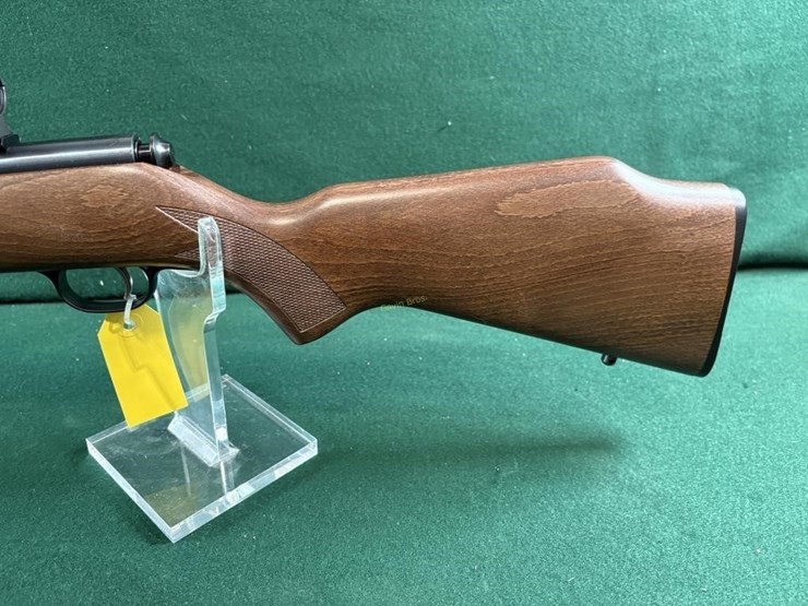 new-savage-mdl.93r17-17hmr-rifle-image-10