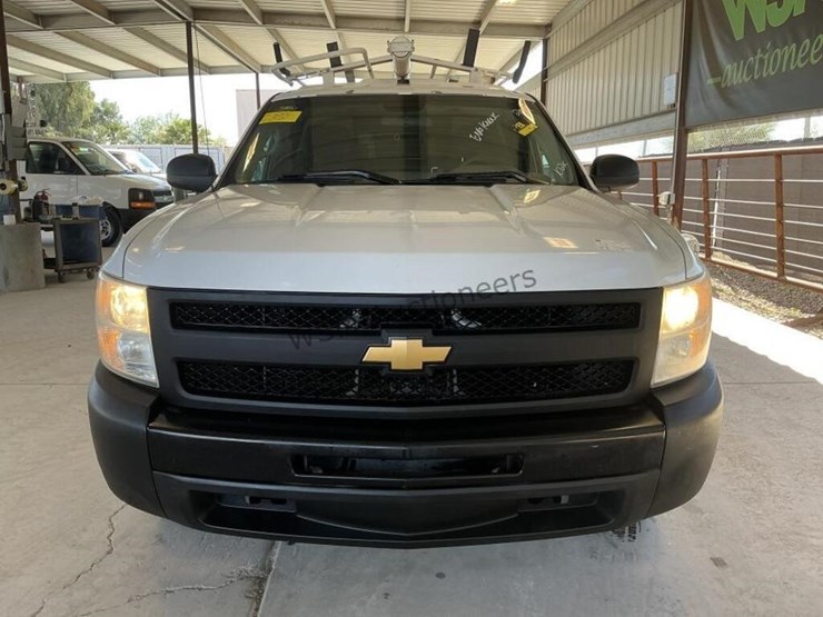 2012-chevrolet-silverado-1500-image-3