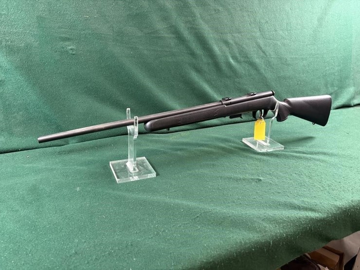 new-savage-93r17-17hmr-rifle-image-5