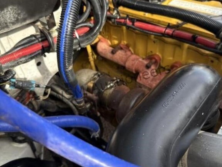 2003-freightliner-fl70-image-25